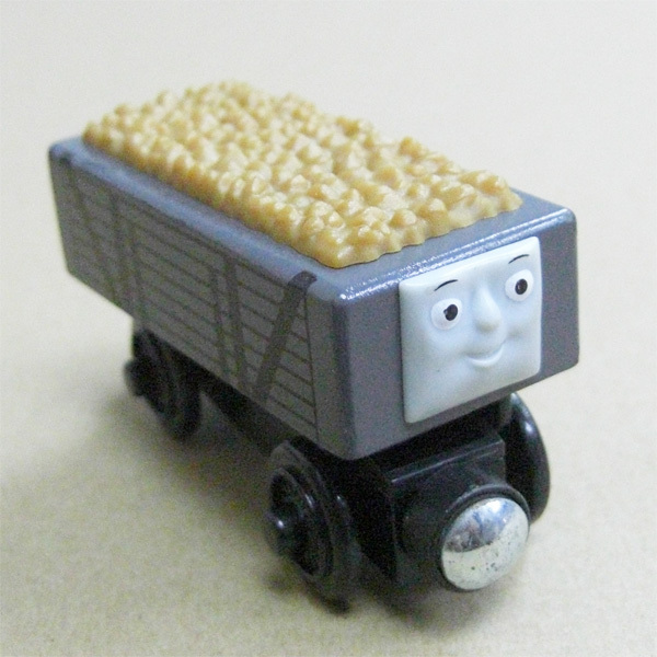 thomas wooden magnetic trains